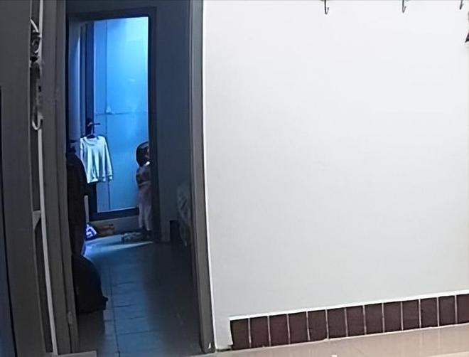 ！奶奶冷漠母亲崩溃侄子父亲发声维护凯发K8登录4岁侄子拿筷子戳女儿(图16)
