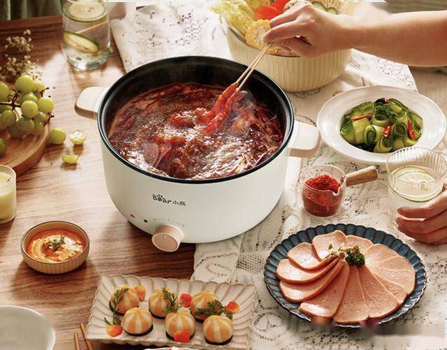 G-D30X8：宿舍与家庭的多功能小能手凯发k8国际109元到手！小熊电煮锅DR(图2)